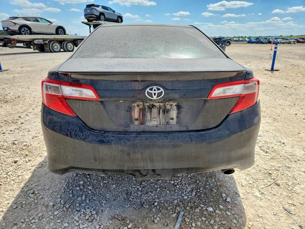 2014 TOYOTA CAMRY