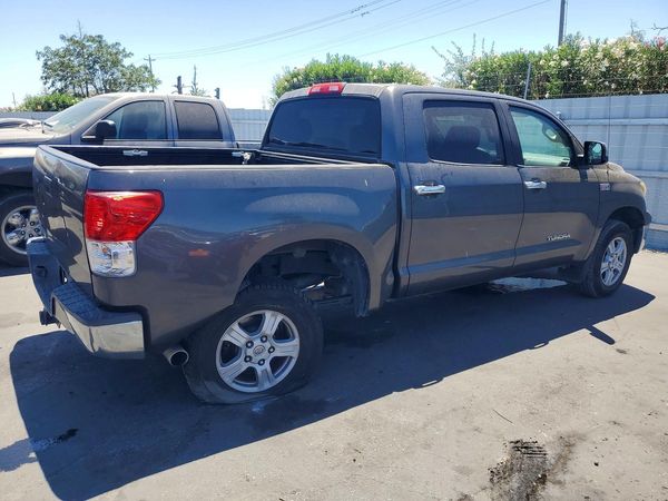 2013 TOYOTA TUNDRA SR5