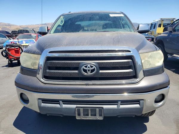 2013 TOYOTA TUNDRA SR5