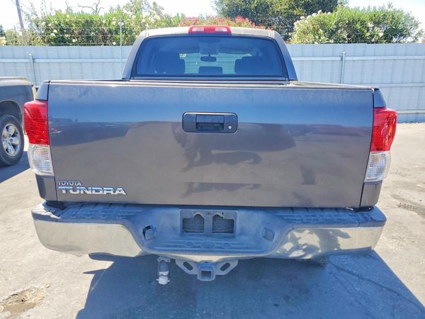 2013 TOYOTA TUNDRA SR5