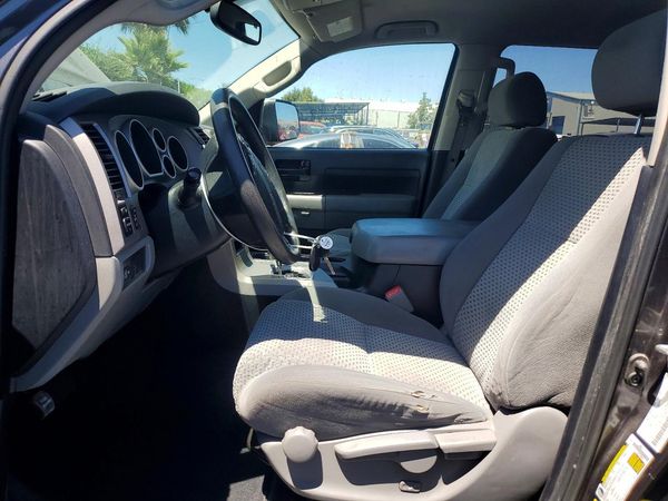 2013 TOYOTA TUNDRA SR5
