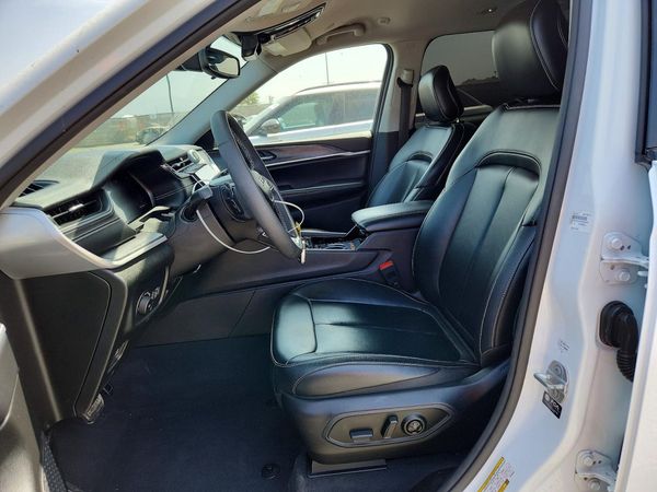 2023 JEEP GRAND CHEROKEE