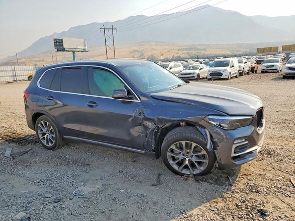 2019 BMW X5 xDrive50i — Passenger 3/4
