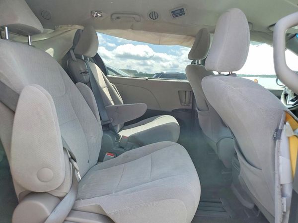 2016 TOYOTA SIENNA