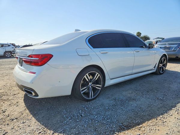 2017 BMW 750
