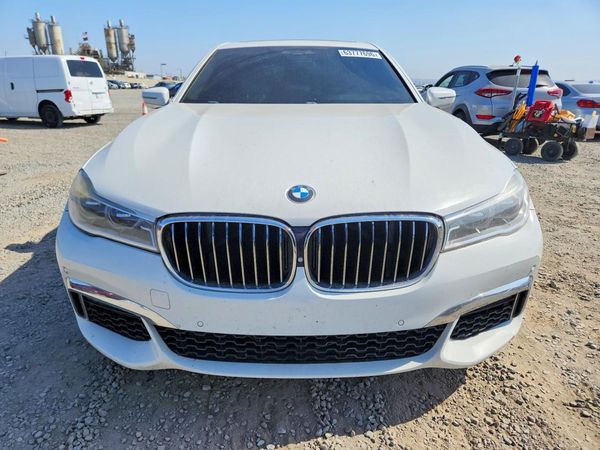 2017 BMW 750