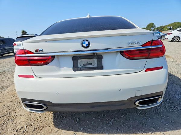 2017 BMW 750