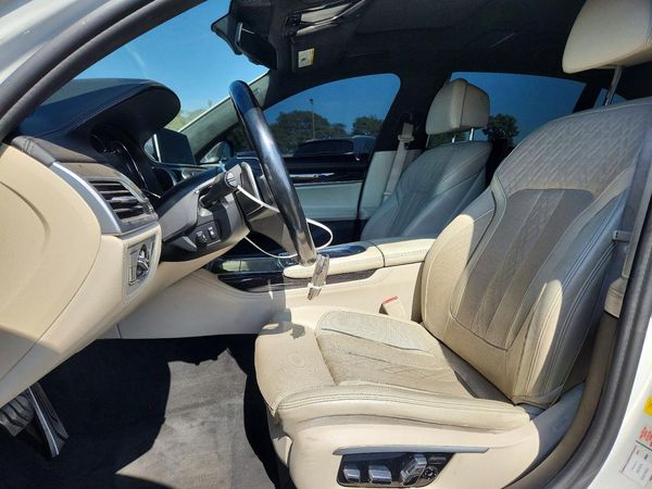 2017 BMW 750