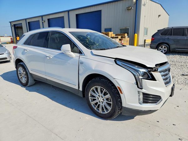 2017 CADILLAC XT5 Base