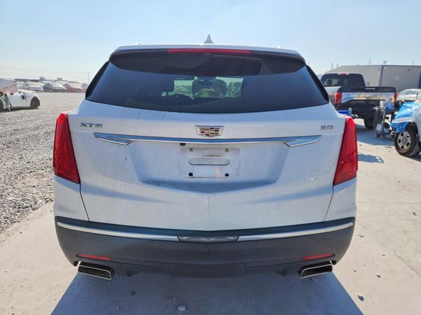 2017 CADILLAC XT5 Base