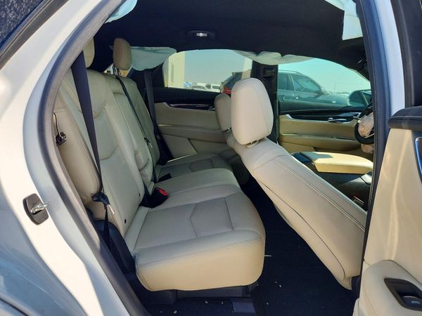 2017 CADILLAC XT5 Base
