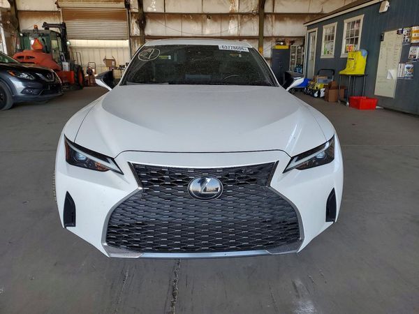 2021 LEXUS IS 300 Comfort