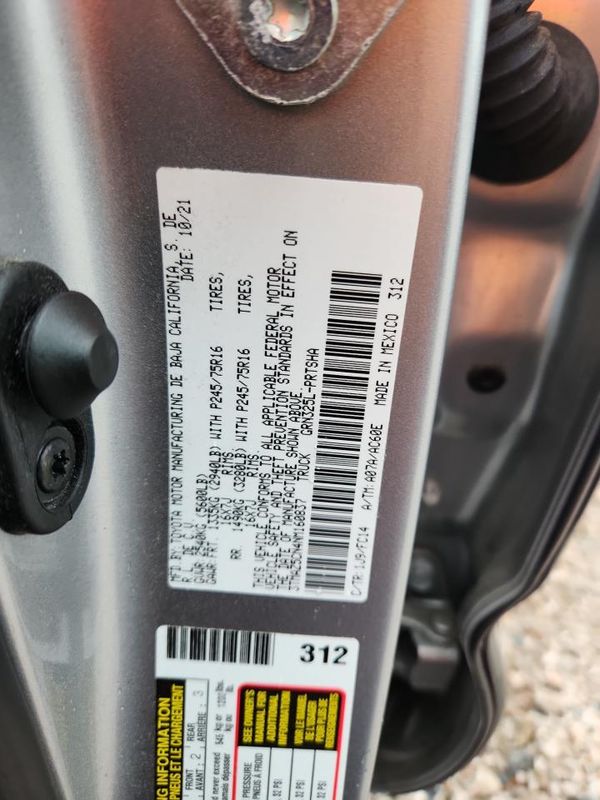 2022 TOYOTA TACOMA SR5