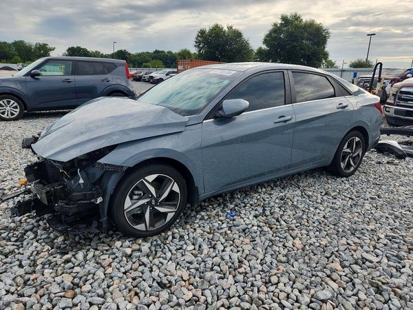 2022 HYUNDAI ELANTRA