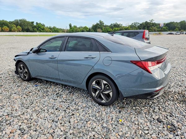 2022 HYUNDAI ELANTRA