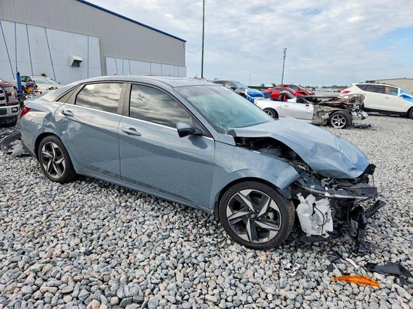 2022 HYUNDAI ELANTRA