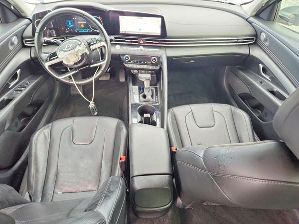 2022 HYUNDAI ELANTRA