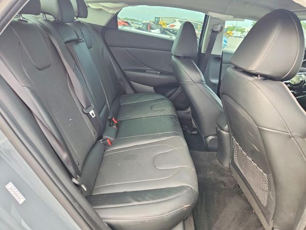 2022 HYUNDAI ELANTRA