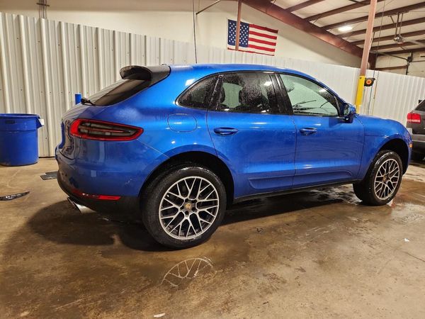 2018 PORSCHE MACAN
