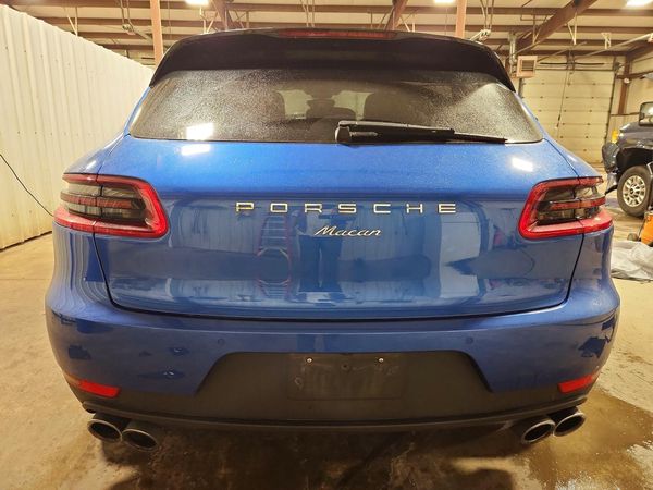 2018 PORSCHE MACAN