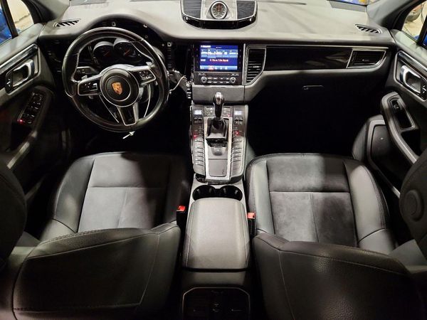 2018 PORSCHE MACAN