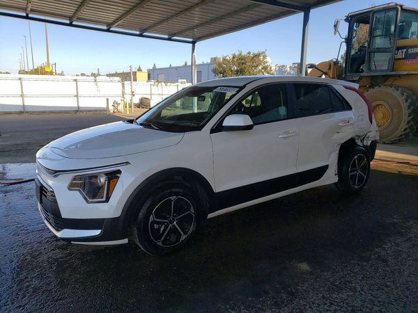 2025 KIA NIRO LX