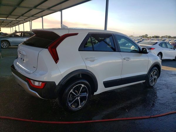 2025 KIA NIRO LX