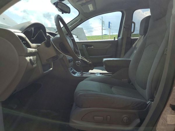 2013 CHEVROLET TRAVERSE LS