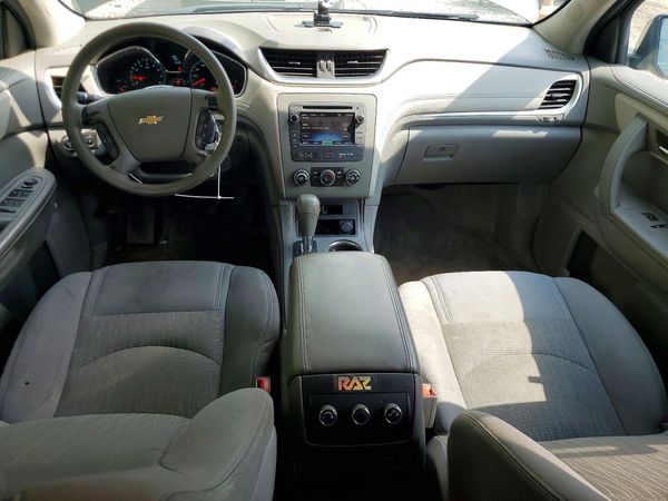 2013 CHEVROLET TRAVERSE LS