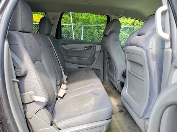 2013 CHEVROLET TRAVERSE LS
