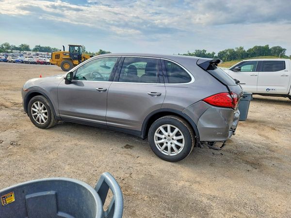 2012 PORSCHE CAYENNE