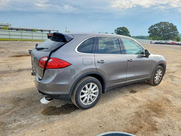 2012 PORSCHE CAYENNE