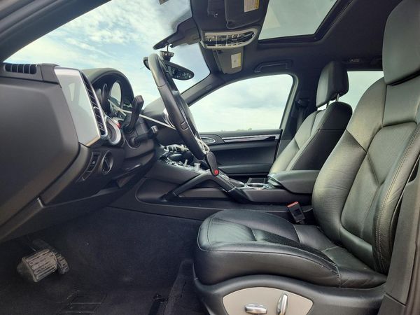 2012 PORSCHE CAYENNE