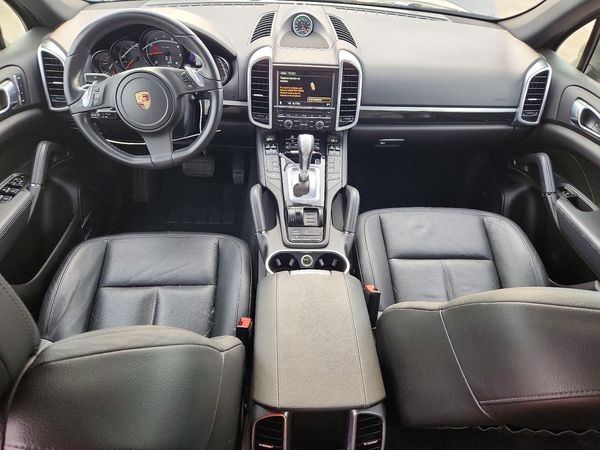 2012 PORSCHE CAYENNE