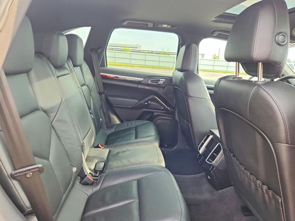 2012 PORSCHE CAYENNE