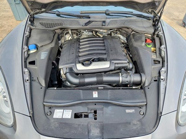 2012 PORSCHE CAYENNE