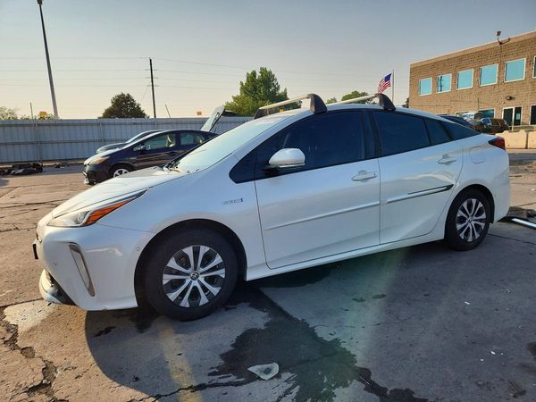 2019 TOYOTA PRIUS