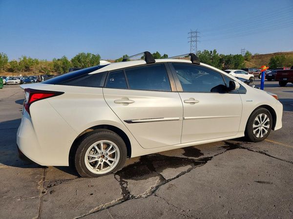 2019 TOYOTA PRIUS