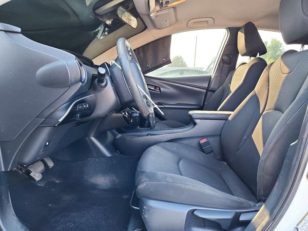 2019 TOYOTA PRIUS