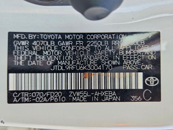 2019 TOYOTA PRIUS