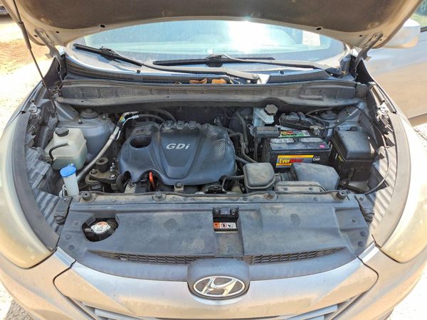 2015 HYUNDAI TUCSON GLS (Middle)