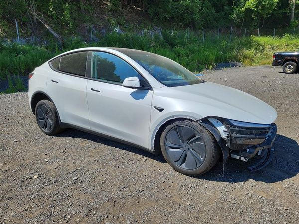 2026 TESLA MODEL Y