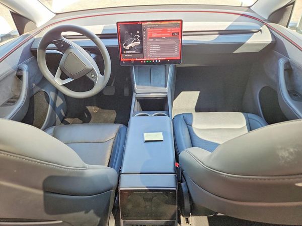 2026 TESLA MODEL Y