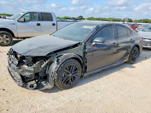 2026 TOYOTA CAMRY