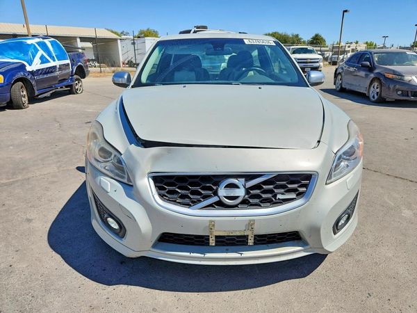 2012 VOLVO C30