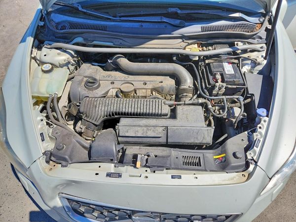 2012 VOLVO C30