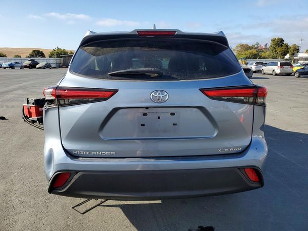 2022 TOYOTA HIGHLANDER XLE