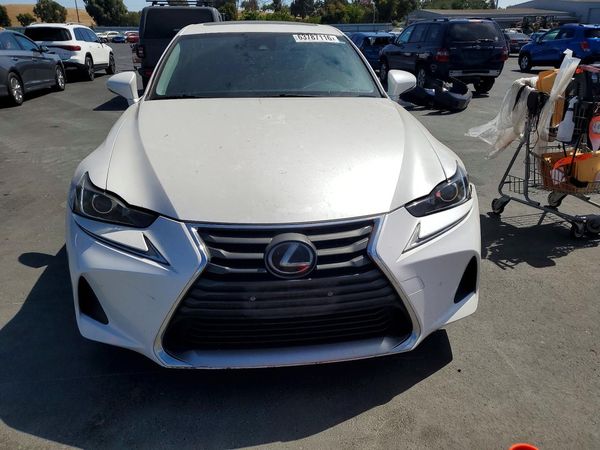 2019 LEXUS IS 300