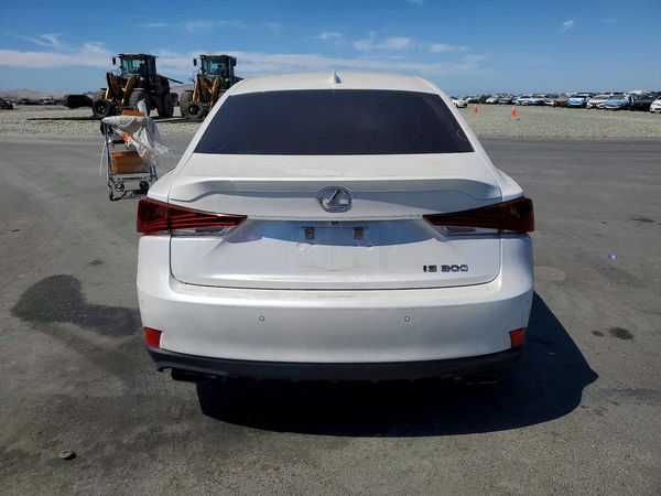 2019 LEXUS IS 300