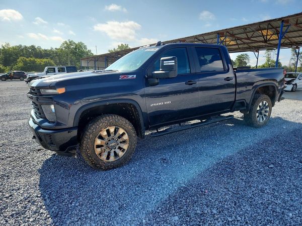 2024 CHEVROLET SILVERADO Custom